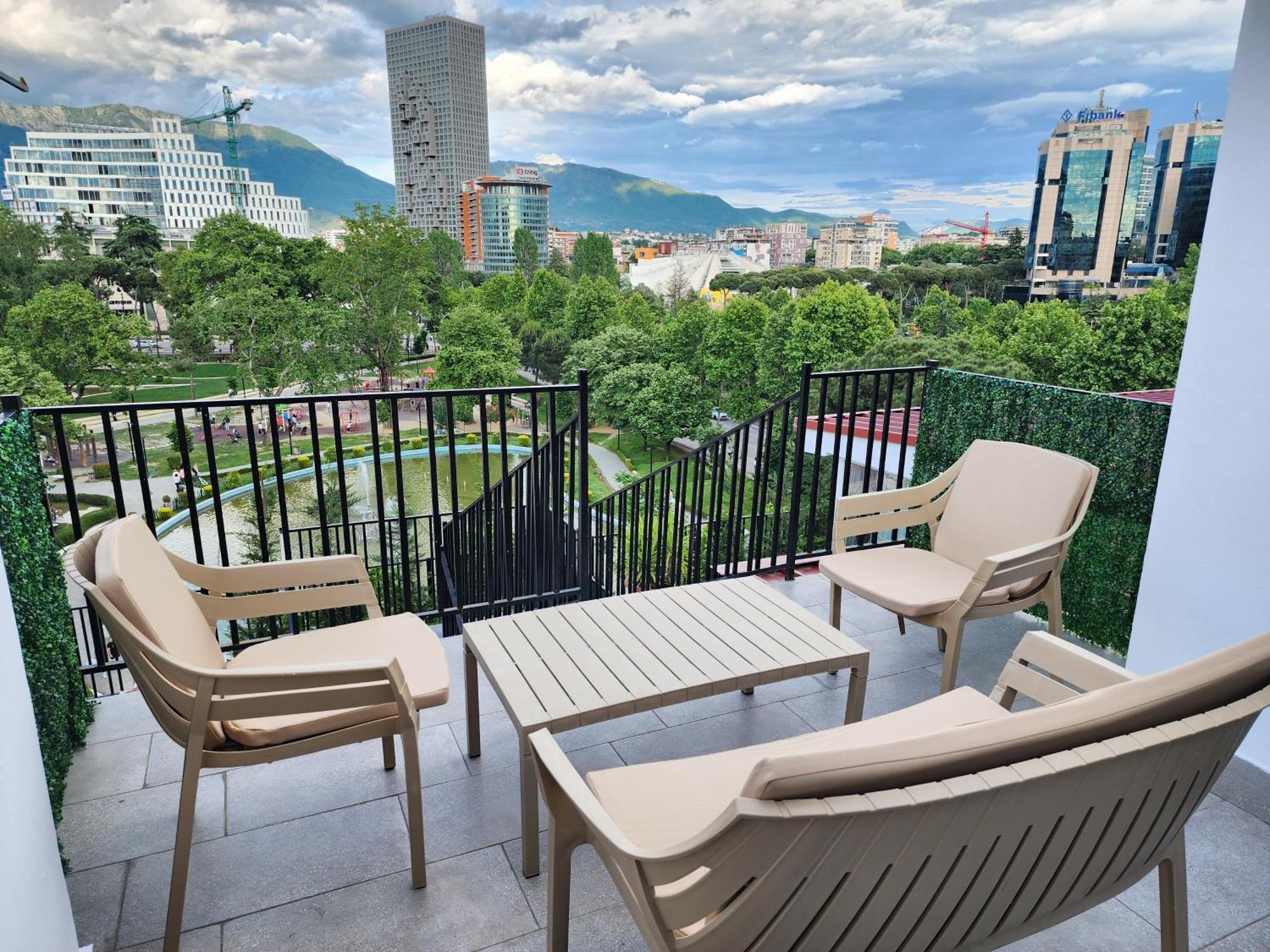 Tirana City Center Penthouse Oasis Extérieur photo