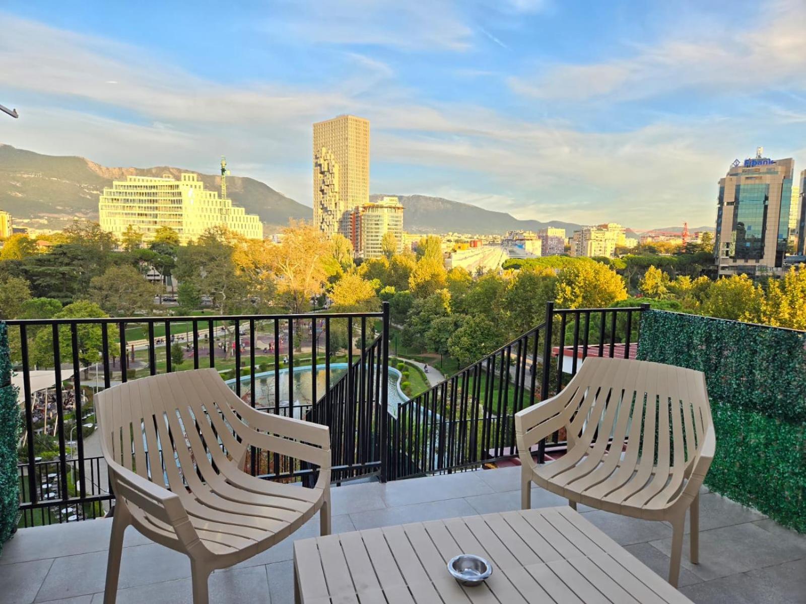 Tirana City Center Penthouse Oasis Extérieur photo